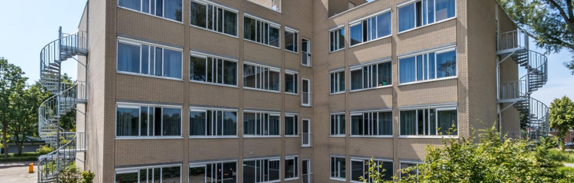 studios for rent on Hoofdweg 618E