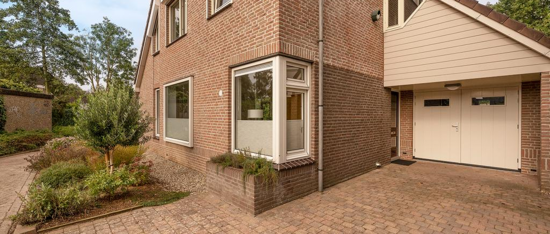 Woning te koop aan de Amberbomenlaan 2 te Zwolle