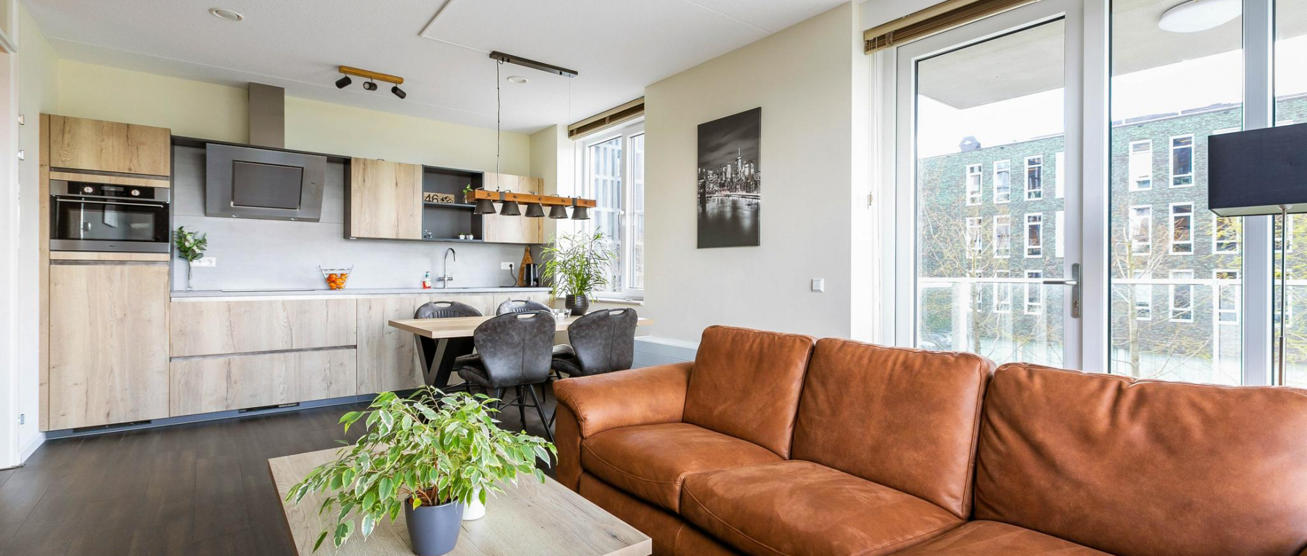 Woning te koop aan de Ambonstraat 46+PP te Almere