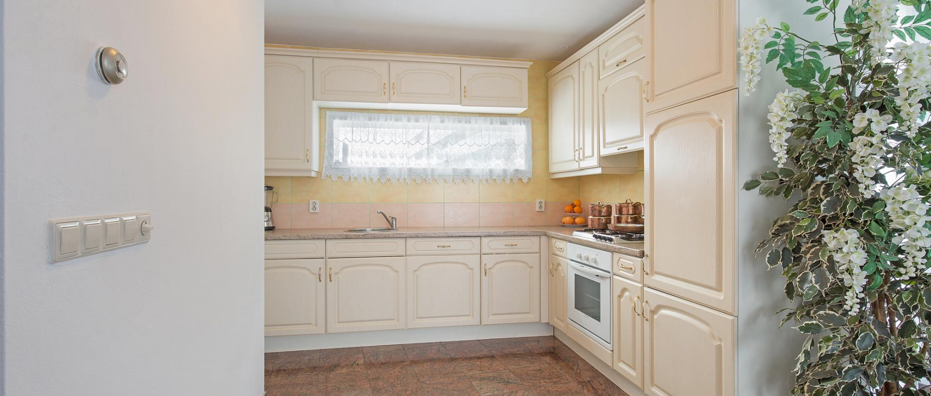 Woning te koop aan de Oostzijde 80a te Zaandam