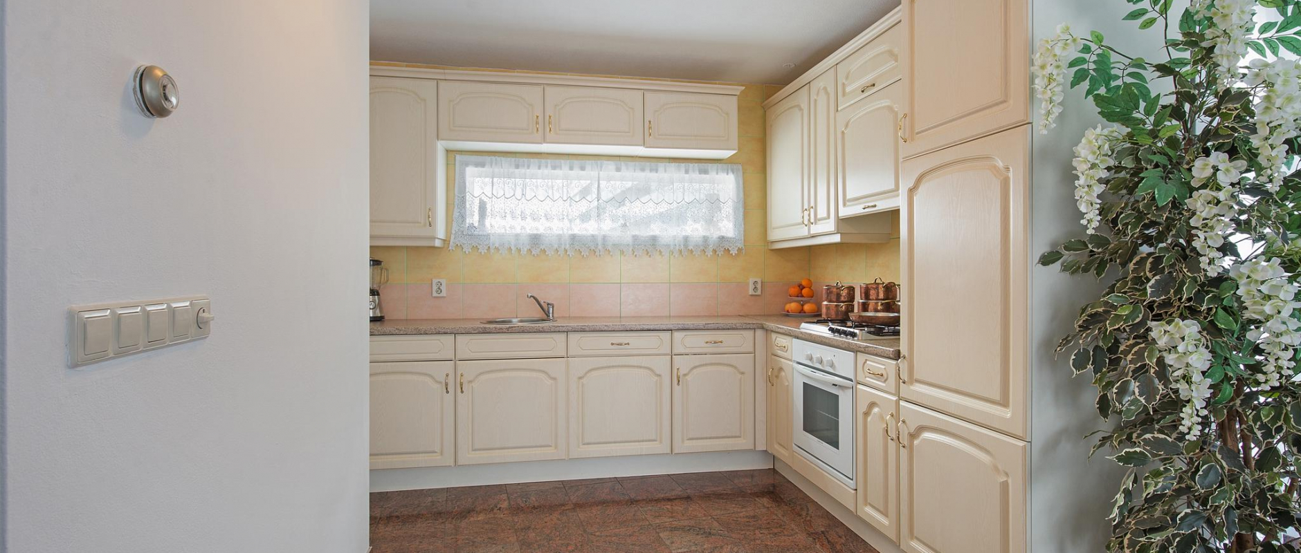 Woning te koop aan de Oostzijde 80A te Zaandam