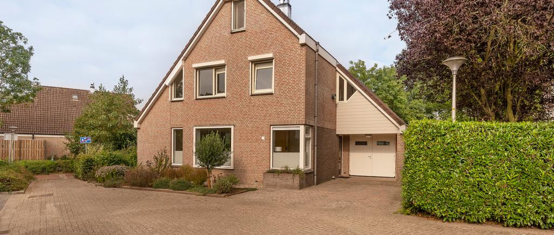 Woning te koop aan de Amberbomenlaan 2 te Zwolle