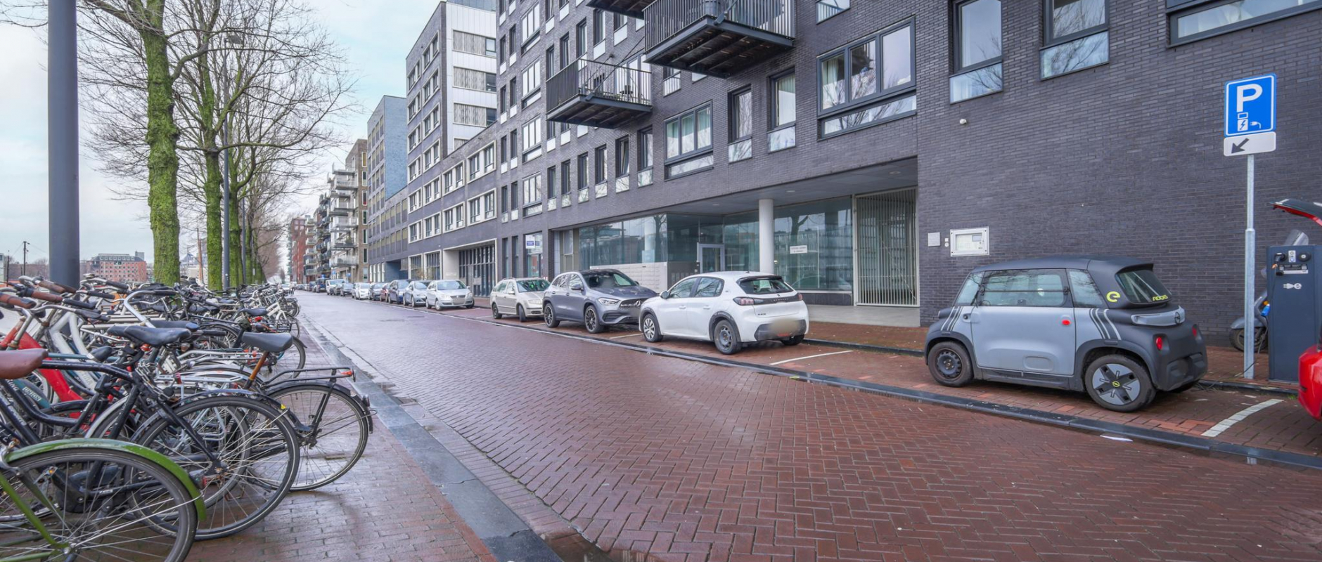 Woning te koop aan de Winthontstraat 1 te Amsterdam