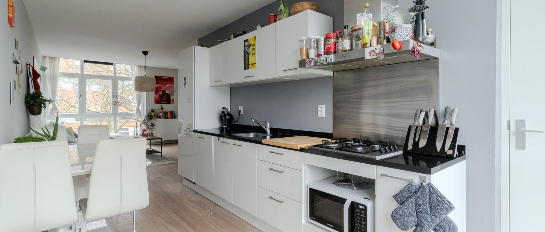 Woning te koop aan de Jan van Duivenvoordestraat 102 te Amsterdam