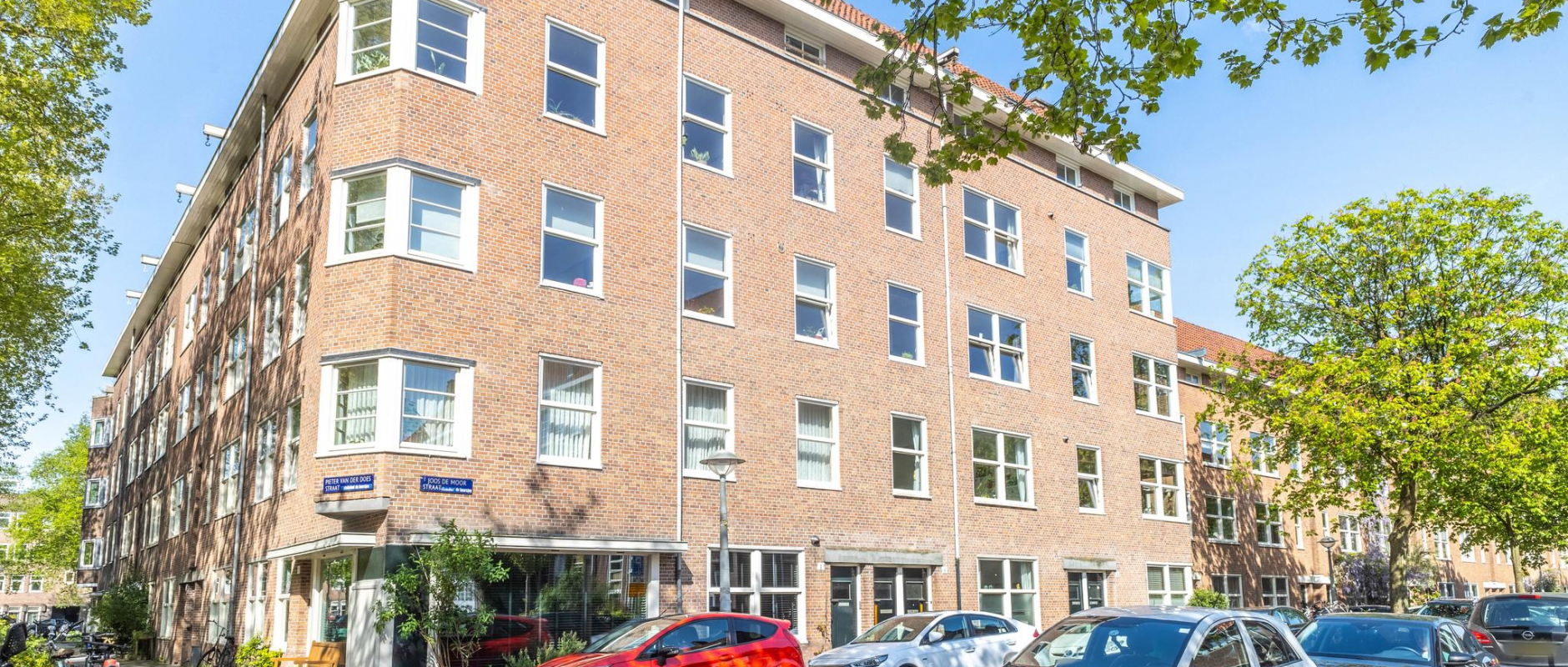 Woning te koop aan de Joos de Moorstraat 52 te Amsterdam