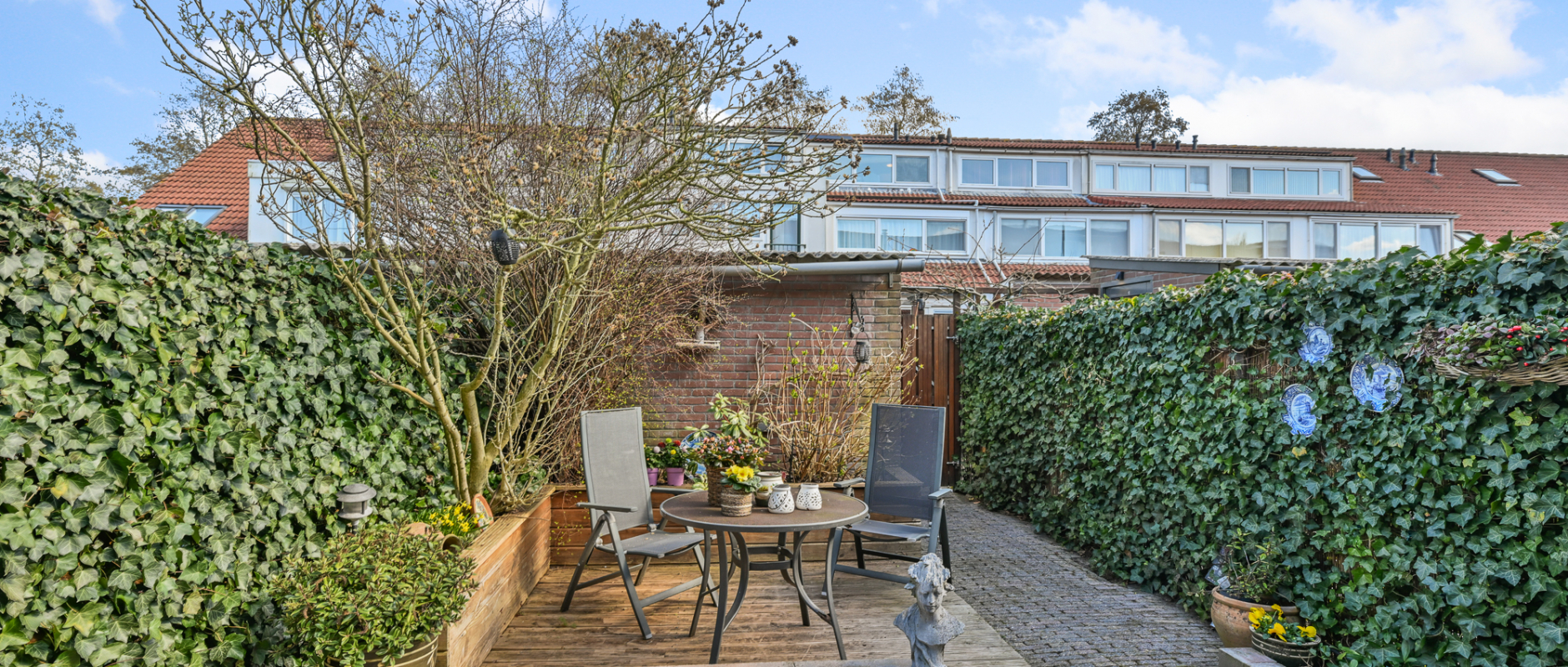 Woning te koop aan de Jan van der Neuthof 8 te Amsterdam