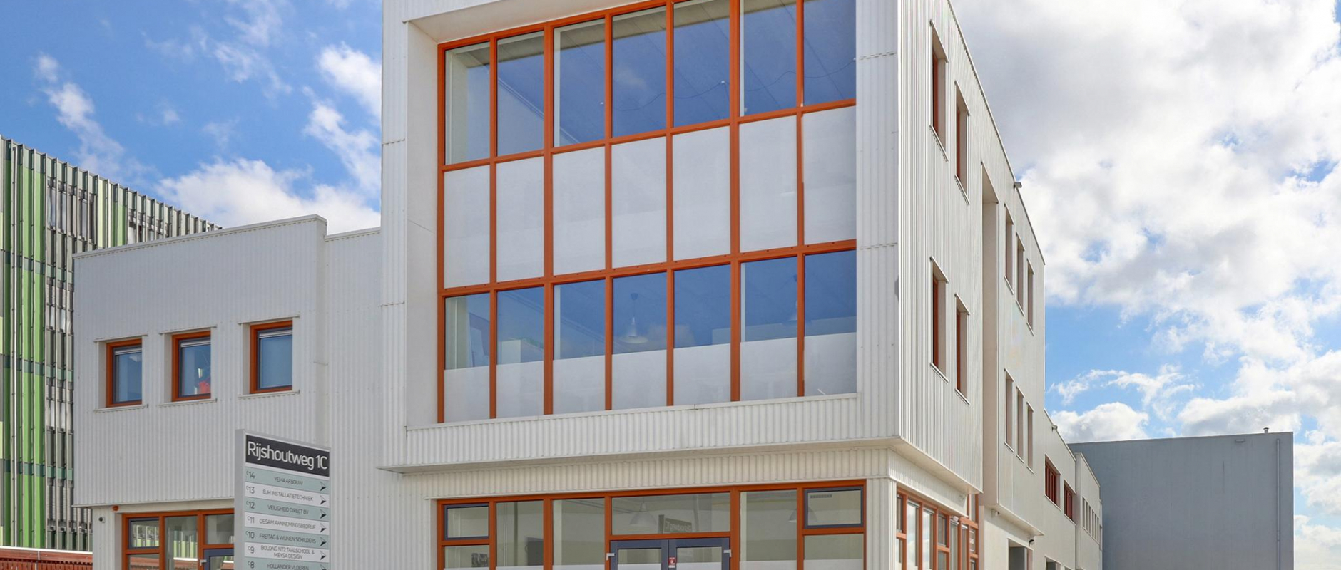 Woning te koop aan de Rijshoutweg 1C14 * te Zaandam