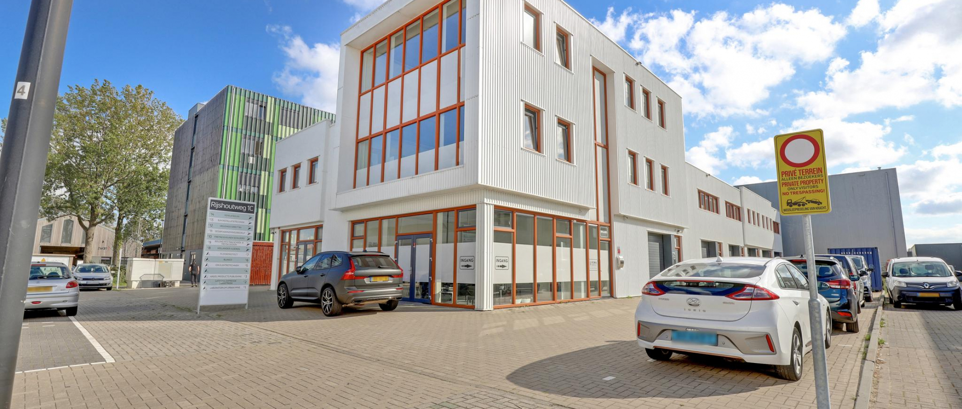 Woning te koop aan de Rijshoutweg 1C14 * te Zaandam